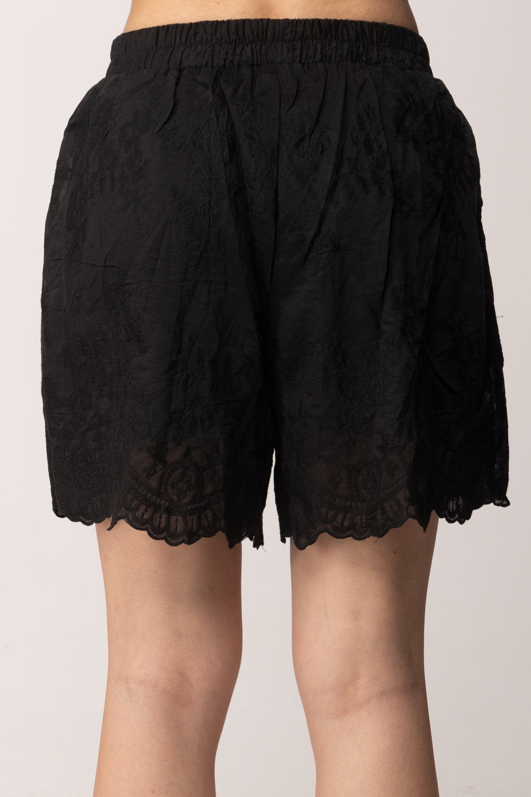 Khloe Femme Completo Ricamato con Blusa e Shorts 6194 NERO