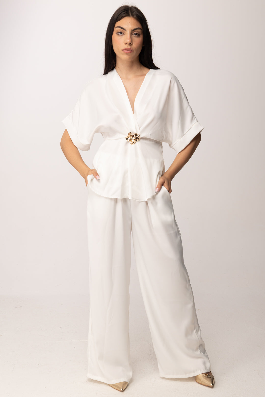 Khloe Femme Completo Satinato con Dettaglio Gioiello 70082 BIANCO
