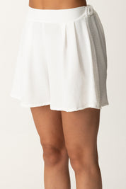 Khloe Femme Completo Top Off Shoulder e Shorts BIANCO