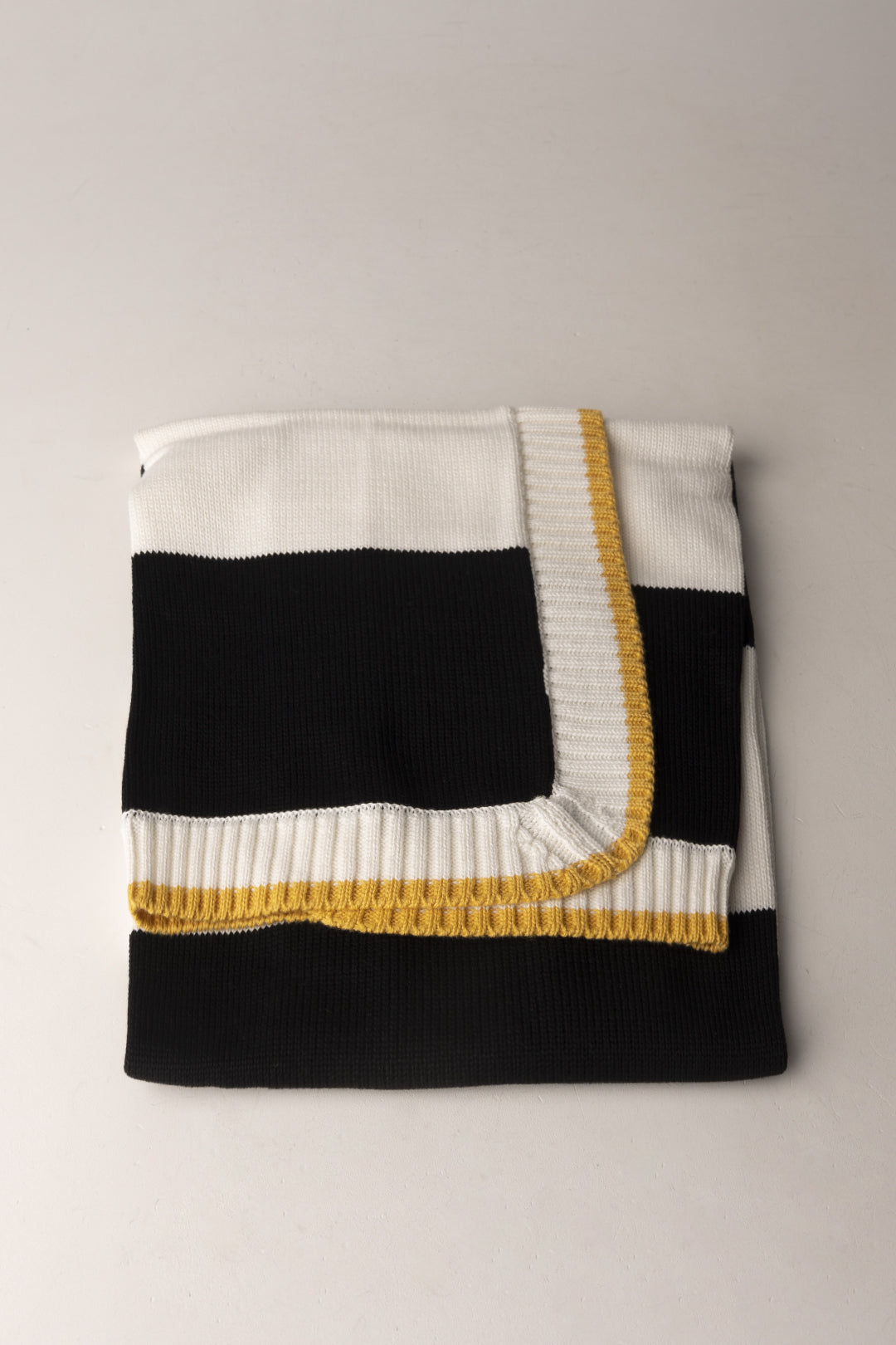 Elisabetta Franchi Bambina Coperta In Maglia Rigata con Logo Doppia C ENCO082CFL001.D675