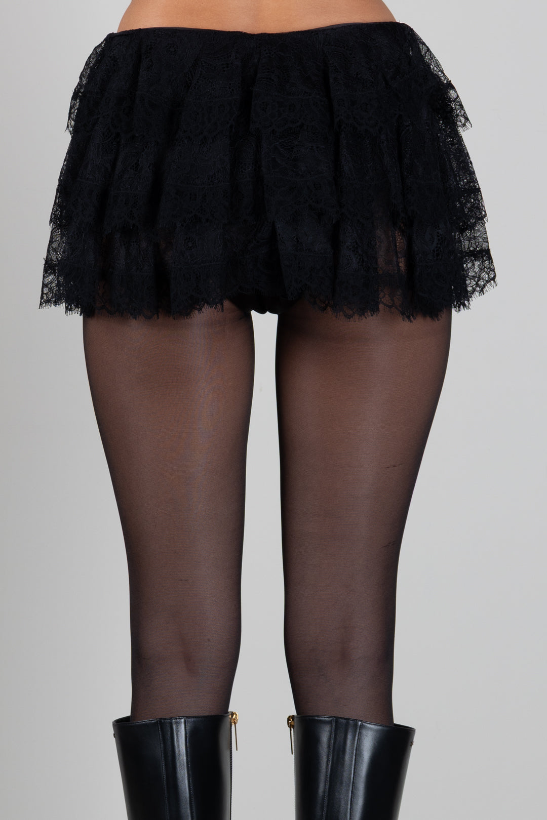 Elisabetta Franchi Culotte In Pizzo Floreale con Balze e Bordi Smerlati SH00967E2 NERO
