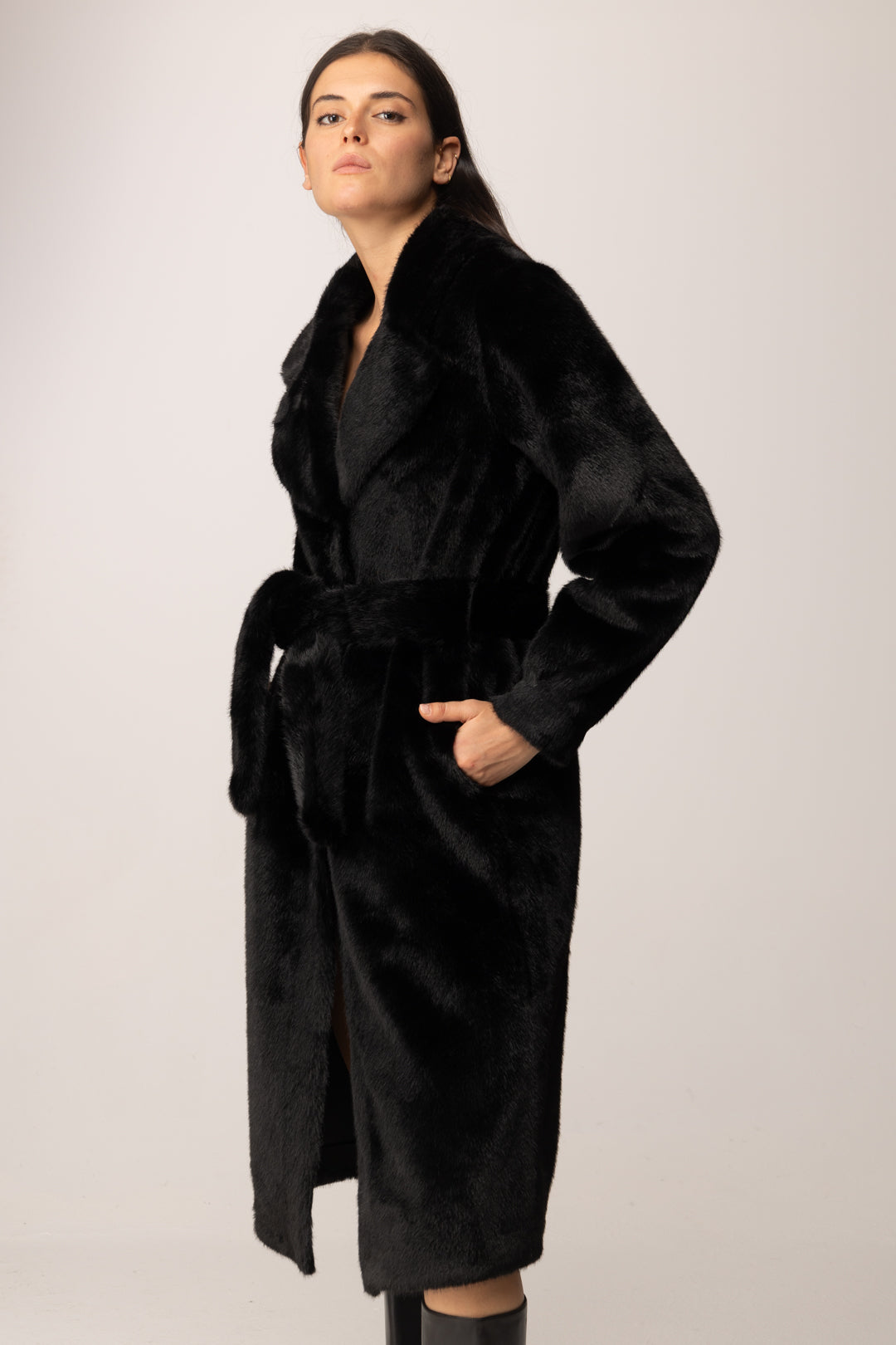 Manila Grace Ecopelliccia con Cintura E002PU NERO