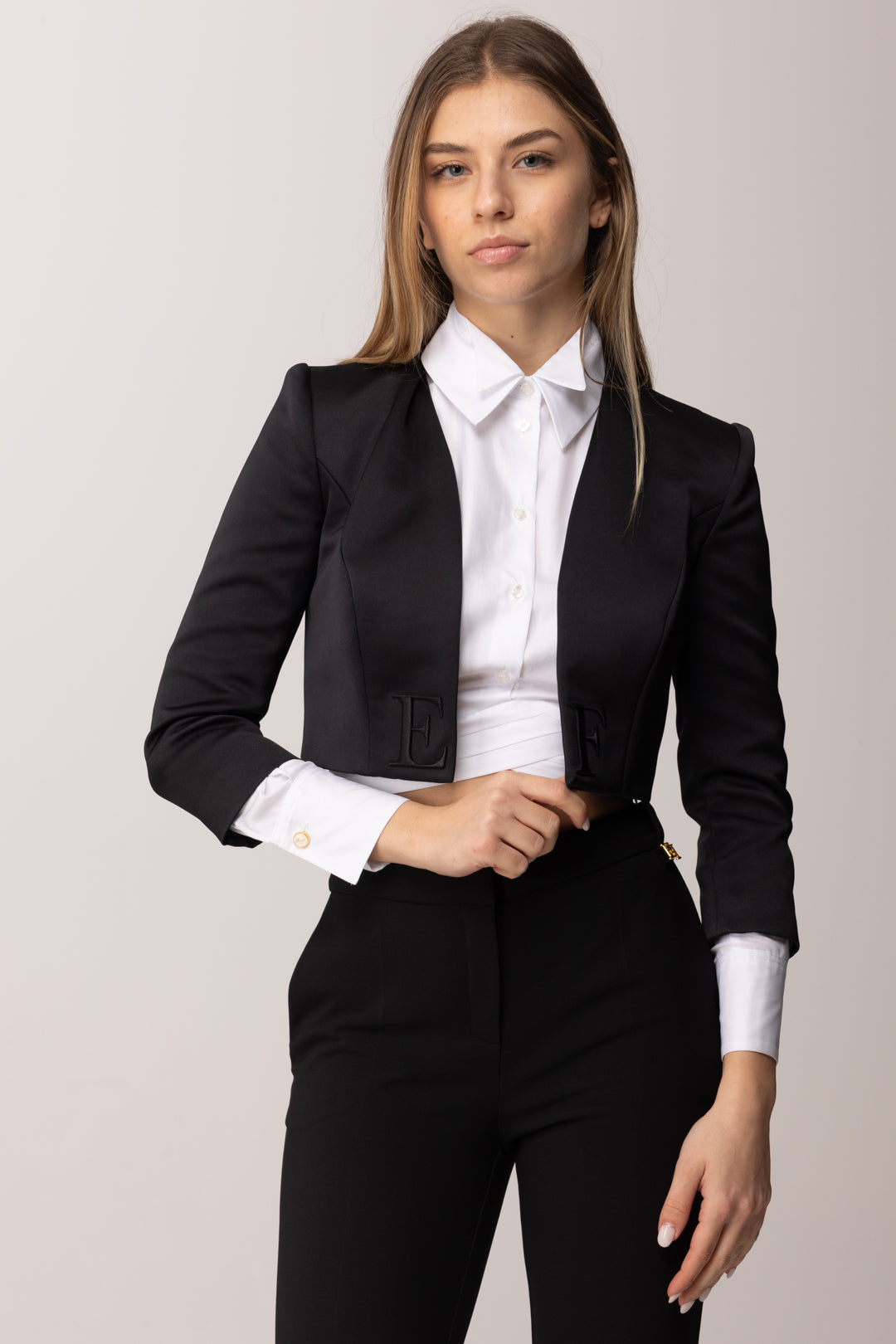 Elisabetta Franchi Giacca Corta In Crêpe con Logo Ricamato GI22561E2 NERO