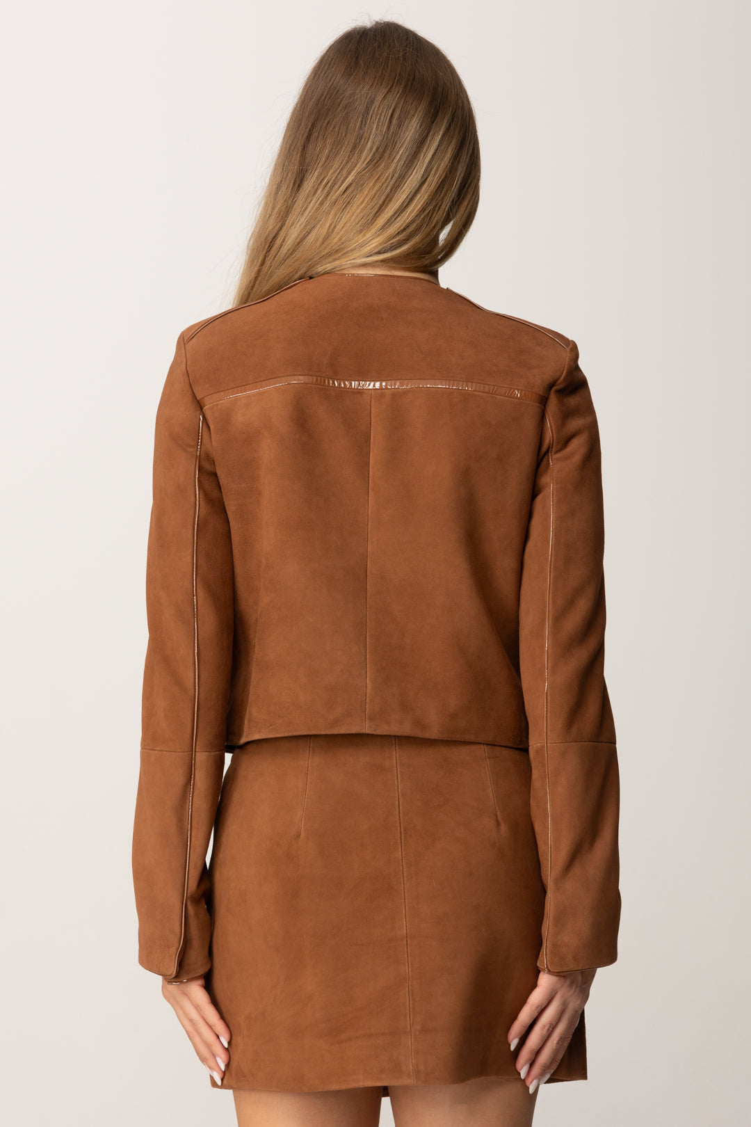Elisabetta Franchi Giacca Corta In Suede con Dettagli In Vinile GD53G56E2 BROWN SUGAR
