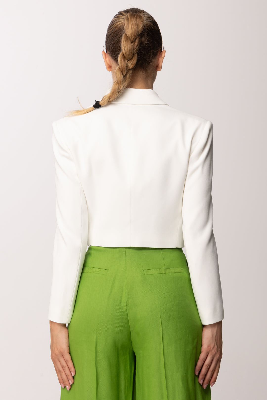 Elisabetta Franchi Giacca Cropped In Gabardina con Rever a Lancia GI22361E2 AVORIO