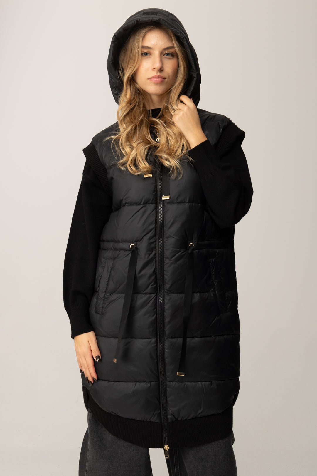 Twin-set Gilet Imbottito con Cappuccio e Profili In Maglia 252TP2172 NERO