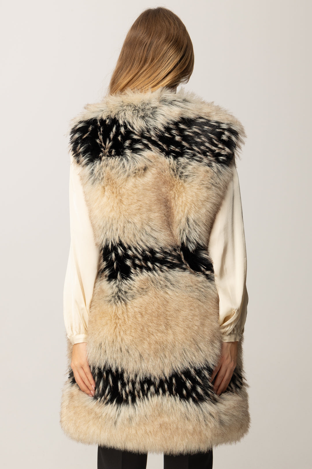 Manila Grace Gilet Lungo In Eco-pelliccia con Inserti Fantasia E004PU OFF WHITE