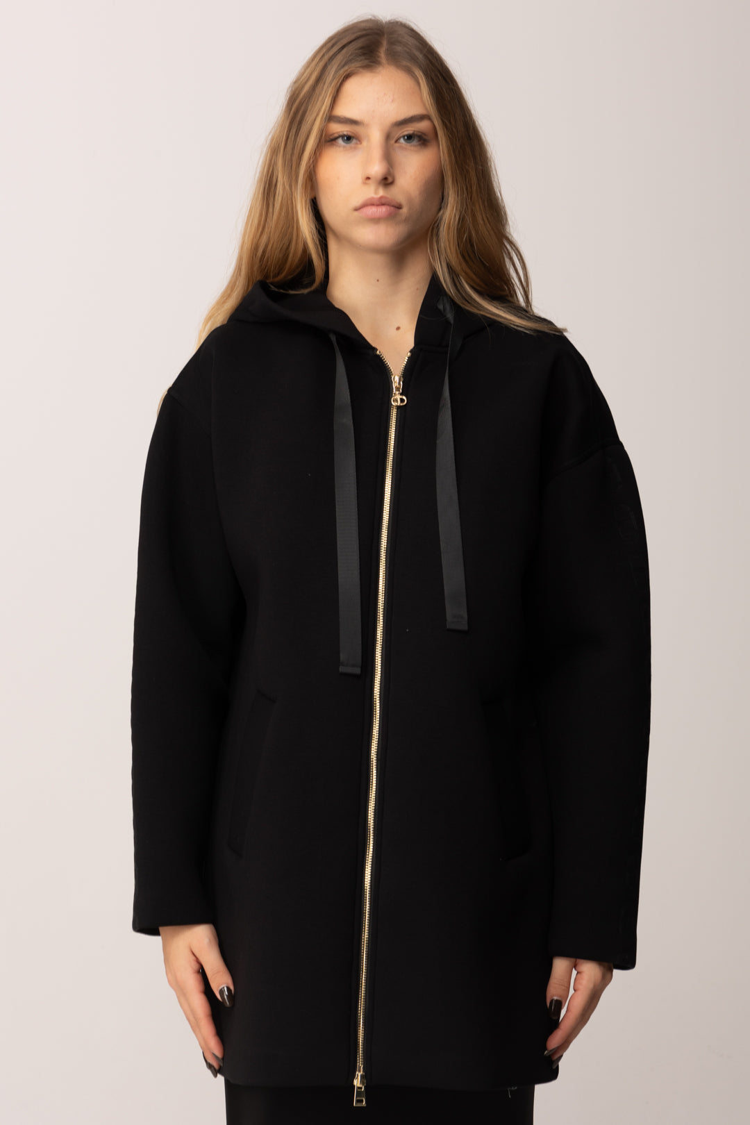 Twin-set Giubbino In Punto Scuba con Cappuccio e Logo Oval T 252TP2192 NERO