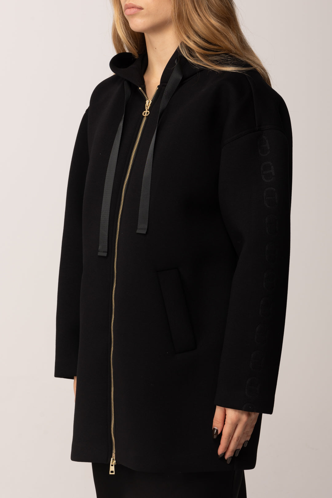 Twin-set Giubbino In Punto Scuba con Cappuccio e Logo Oval T 252TP2192 NERO