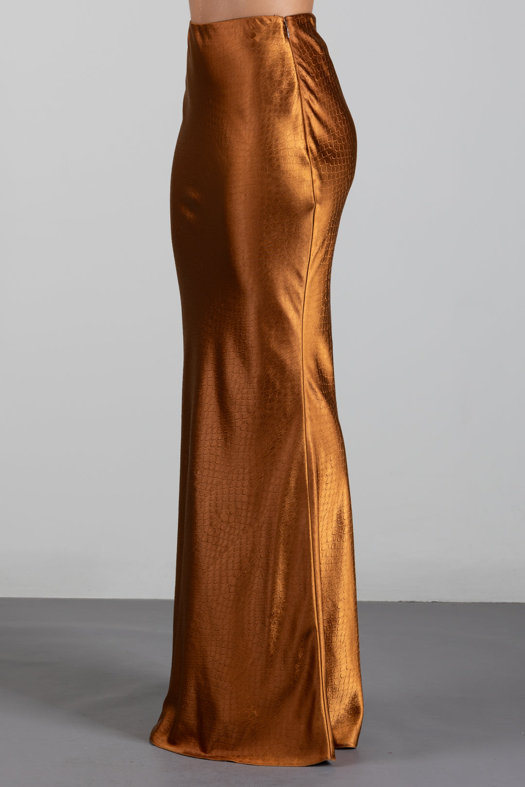 Elisabetta Franchi Gonna Lunga In Raso con Texture Effetto Squamato GO19767E2 SIGARO