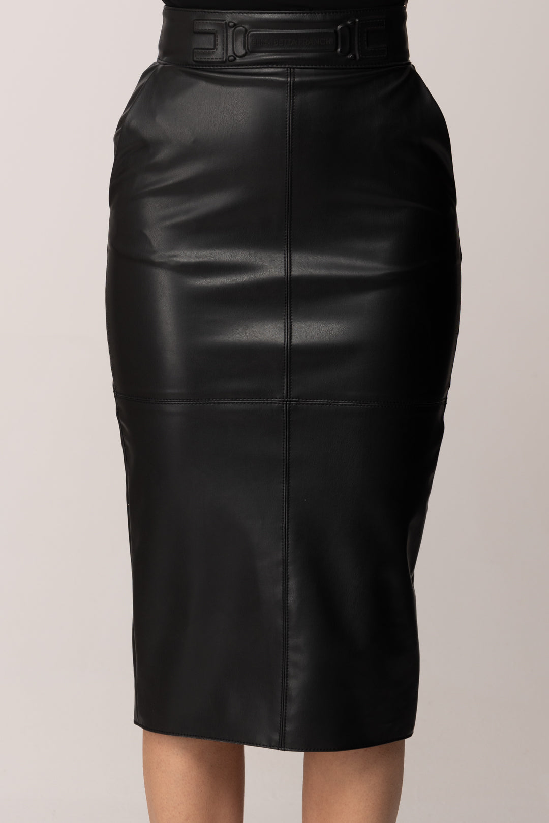 Elisabetta Franchi Gonna Tubino In Pelle con Logo Embossed GO16361E2 NERO