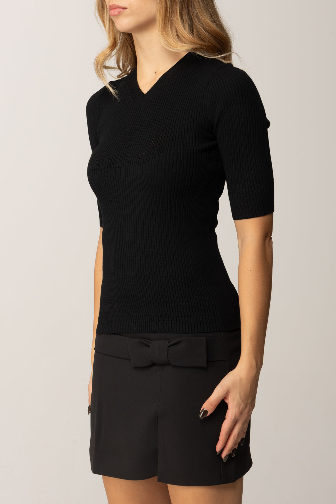 Twin-set Maglia a Costine con Scollo a V e Logo Punzonato 252TP3242 NERO