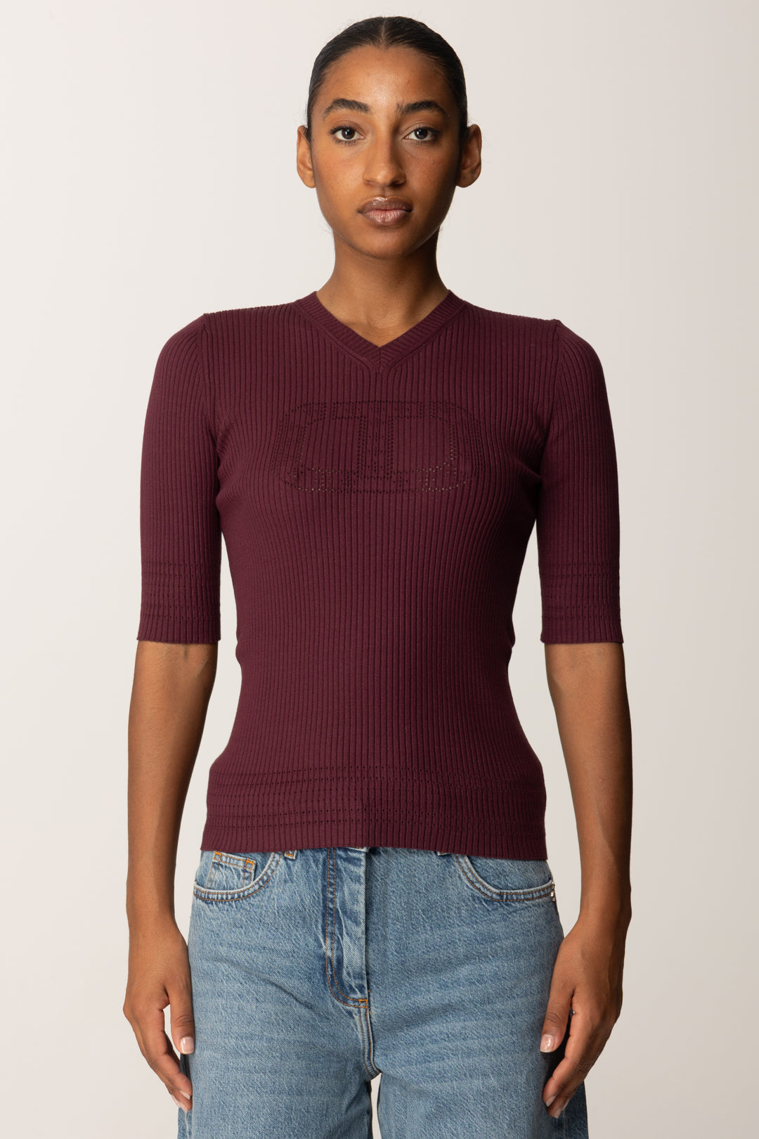 Twin-set Maglia a Costine con Scollo a V e Logo Punzonato 252TP3242 WINETASTING