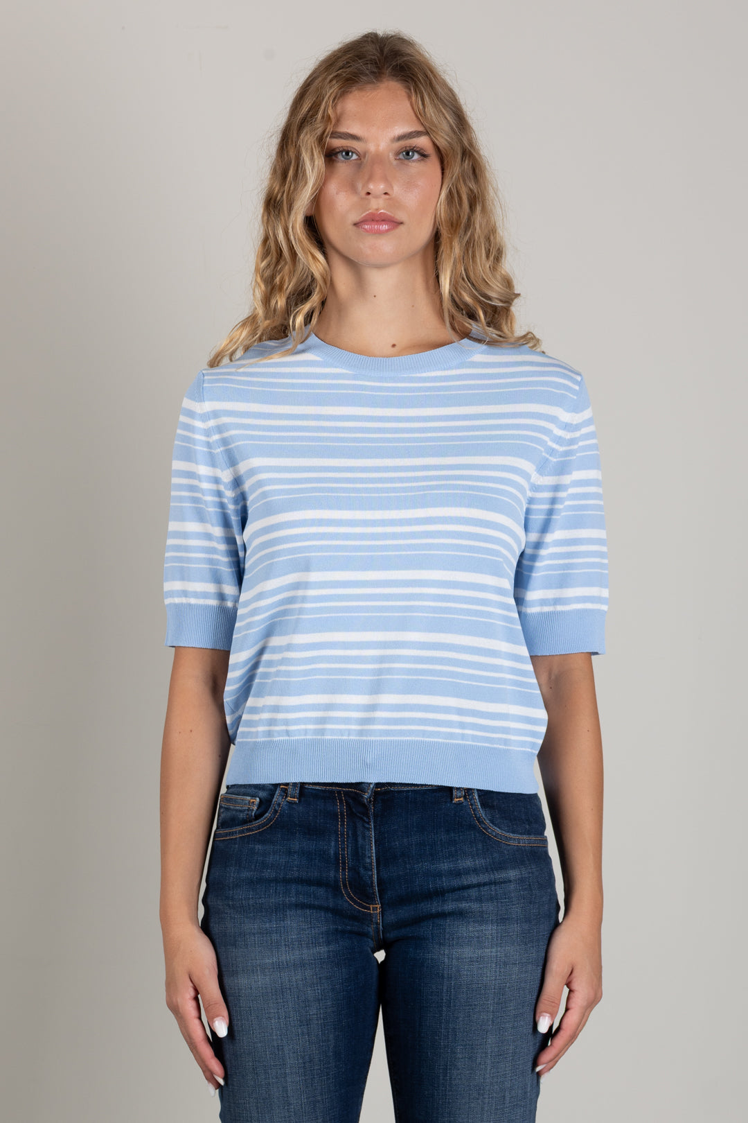 Angela Davis Maglia Azzurra a Righe Bianche con Maniche Corte RP9PA50 AZZURRO
