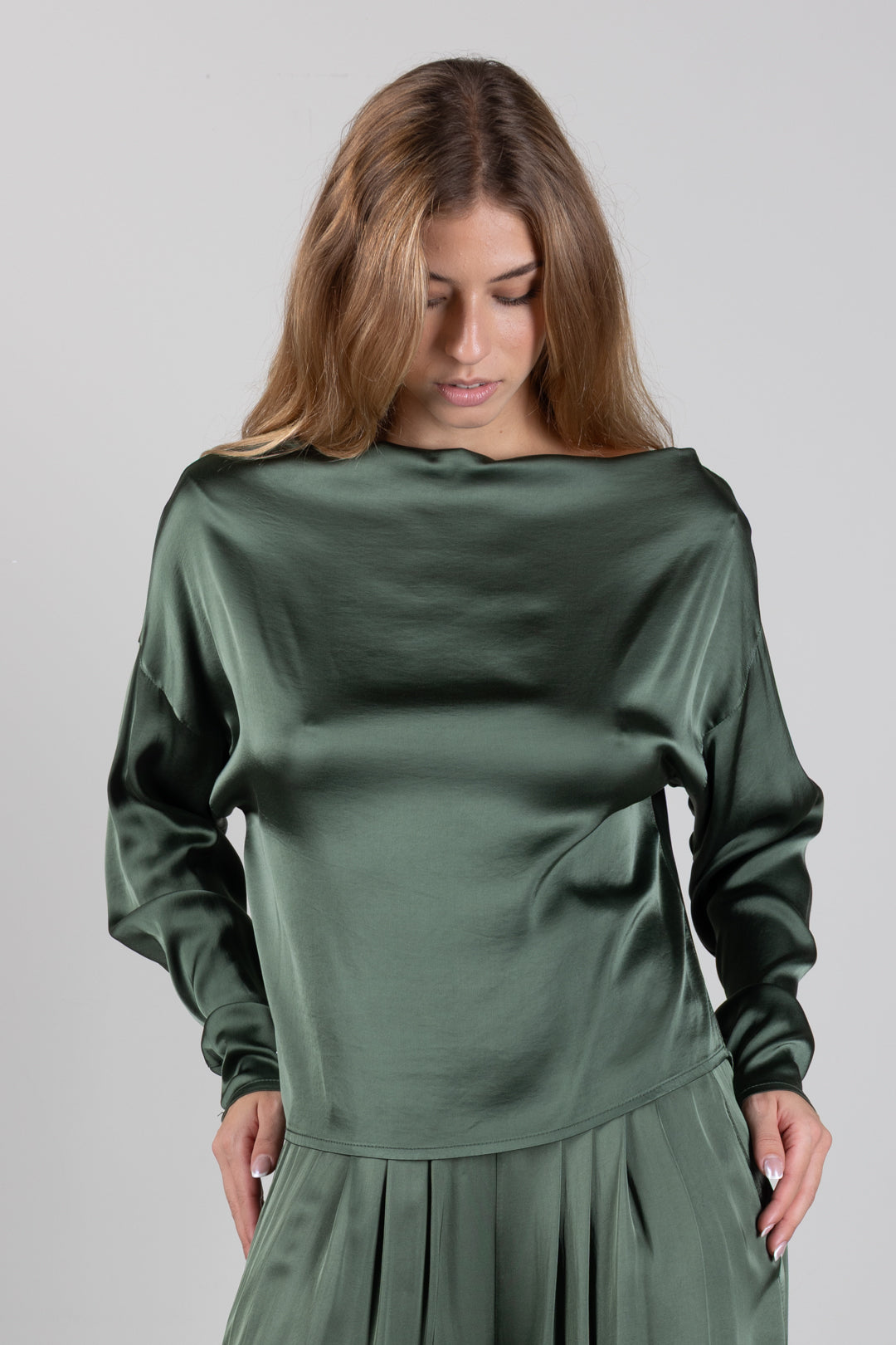 Manila Grace Maglia Fluida con Scollo a Barchetta C136VU BLACK FOREST :AI26