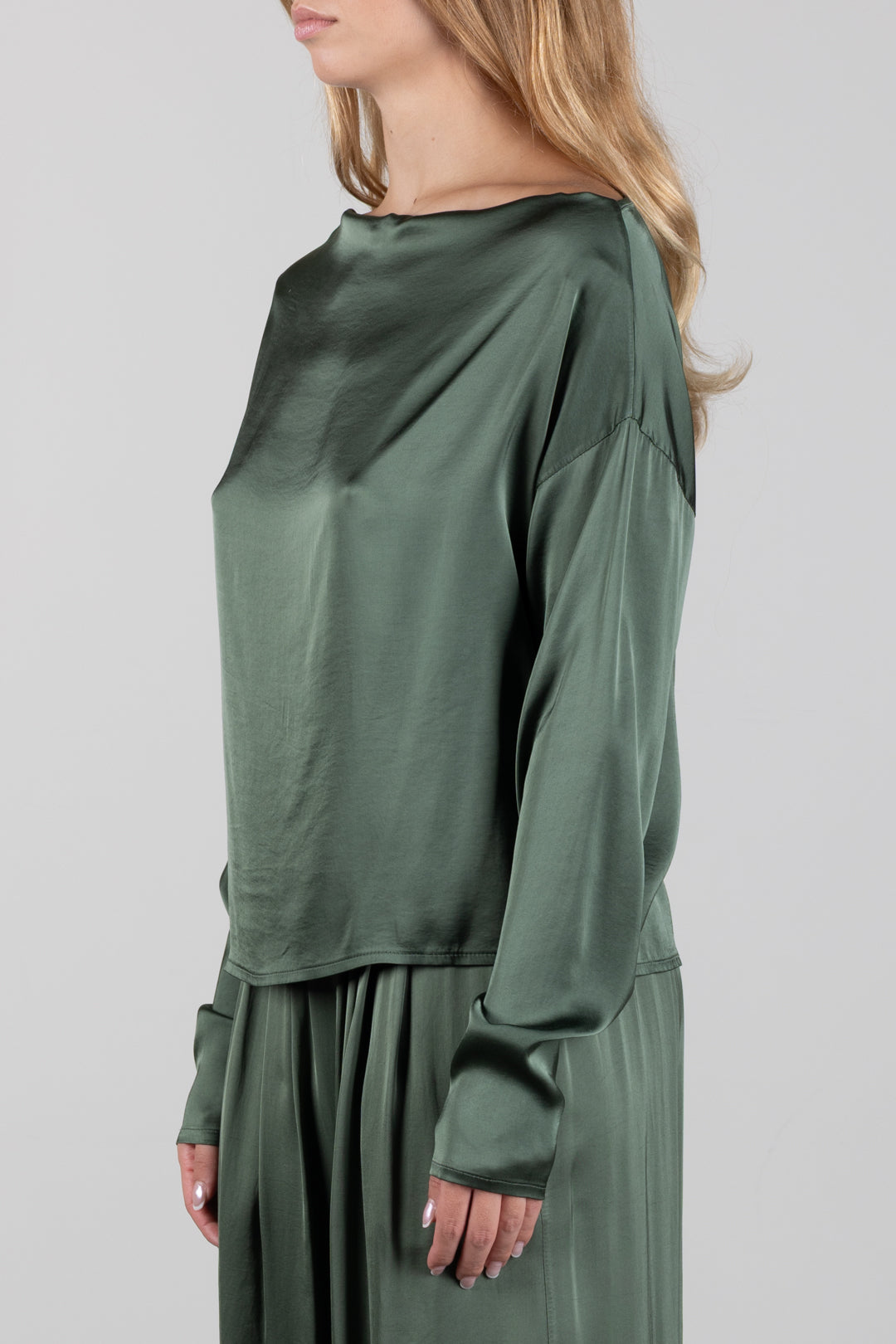 Manila Grace Maglia Fluida con Scollo a Barchetta C136VU BLACK FOREST :AI26