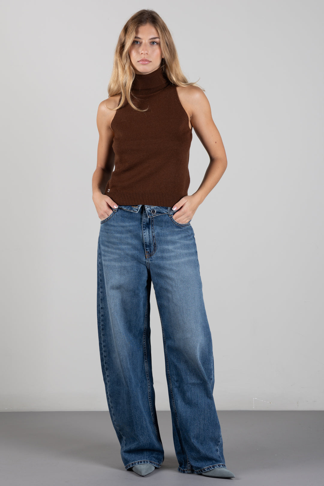 Manila Grace Maglia Smanicata con Collo Alto M404WU POTTING SOIL :AI26