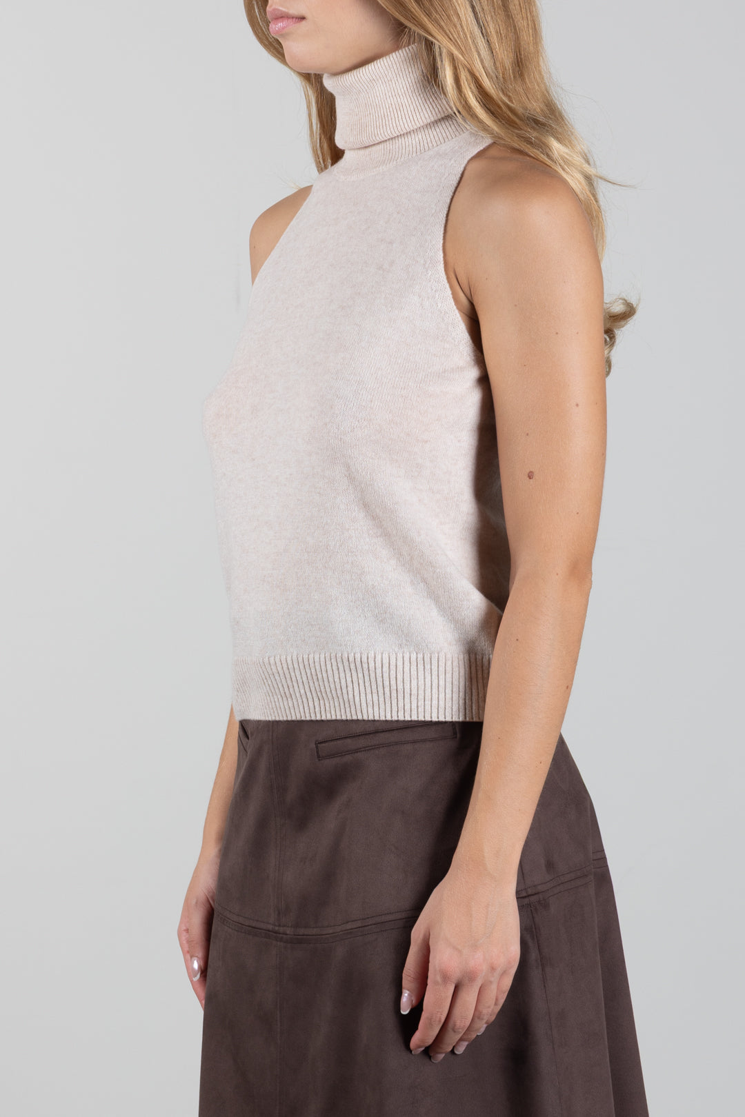Manila Grace Maglia Smanicata con Collo Alto M404WU TUFFET :AI26