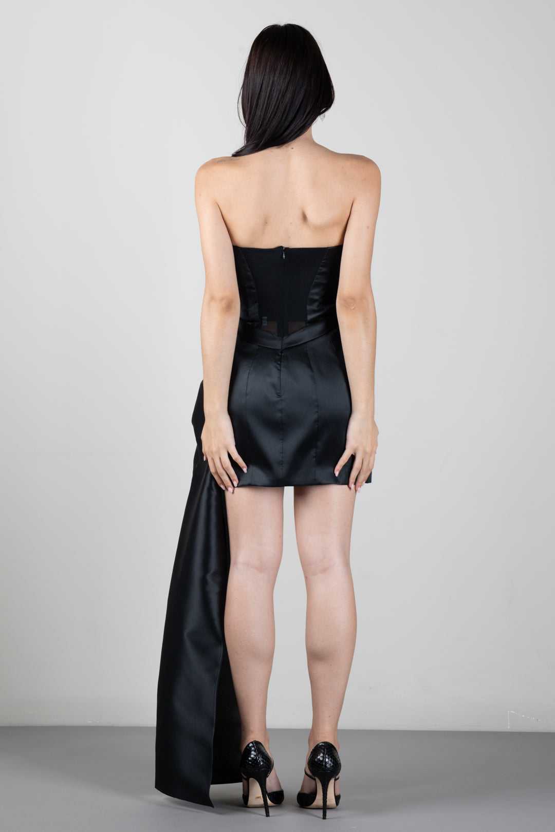 Elisabetta Franchi Mini Abito In Gazar con Coda Drappeggiata AB96067E2 NERO