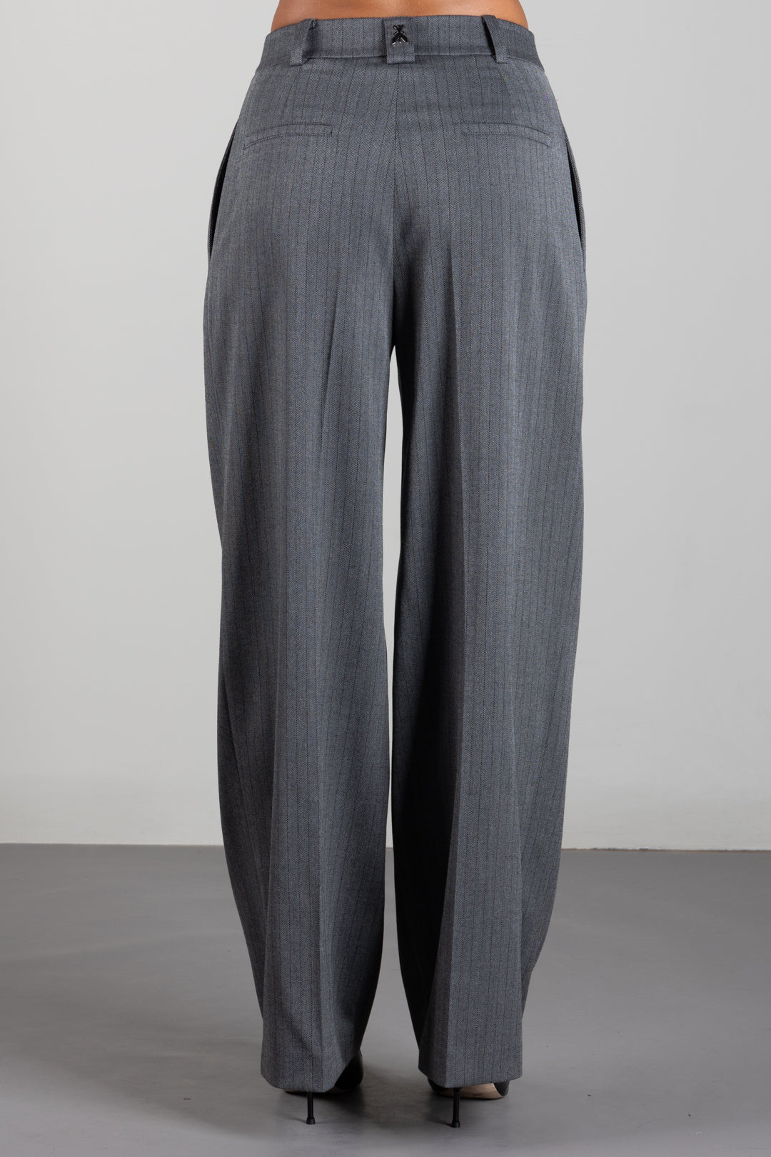 Patrizia Pepe Pantalone Sartoriale a Vita Alta con Righe Sottili 8P0474 C0238 HERRINGBONE GRAY