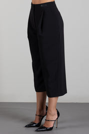 Elisabetta Franchi Pantaloni Al Ginocchio In Crêpe Leggero PA18166E2 NERO