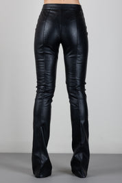 Elisabetta Franchi Pantaloni Effetto Pelle con Nervature e Fondo a Zampa PA18866E2 NERO