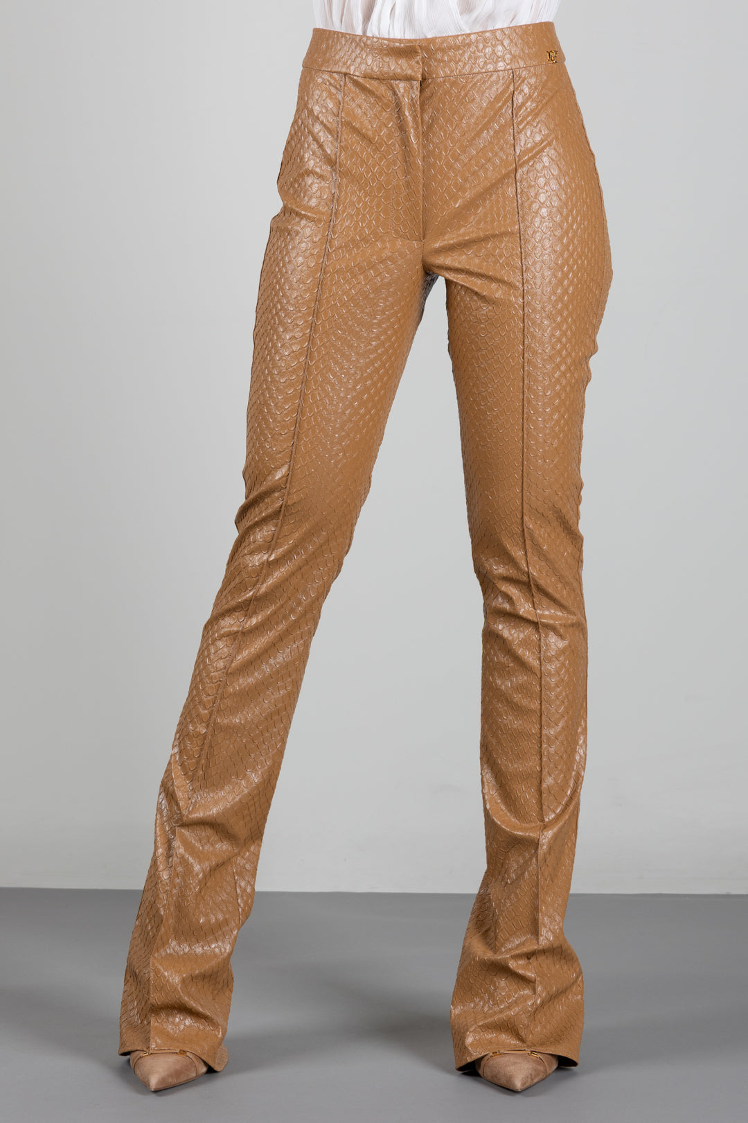 Elisabetta Franchi Pantaloni Effetto Pelle con Trama a Squame PA22567E2 DAINO