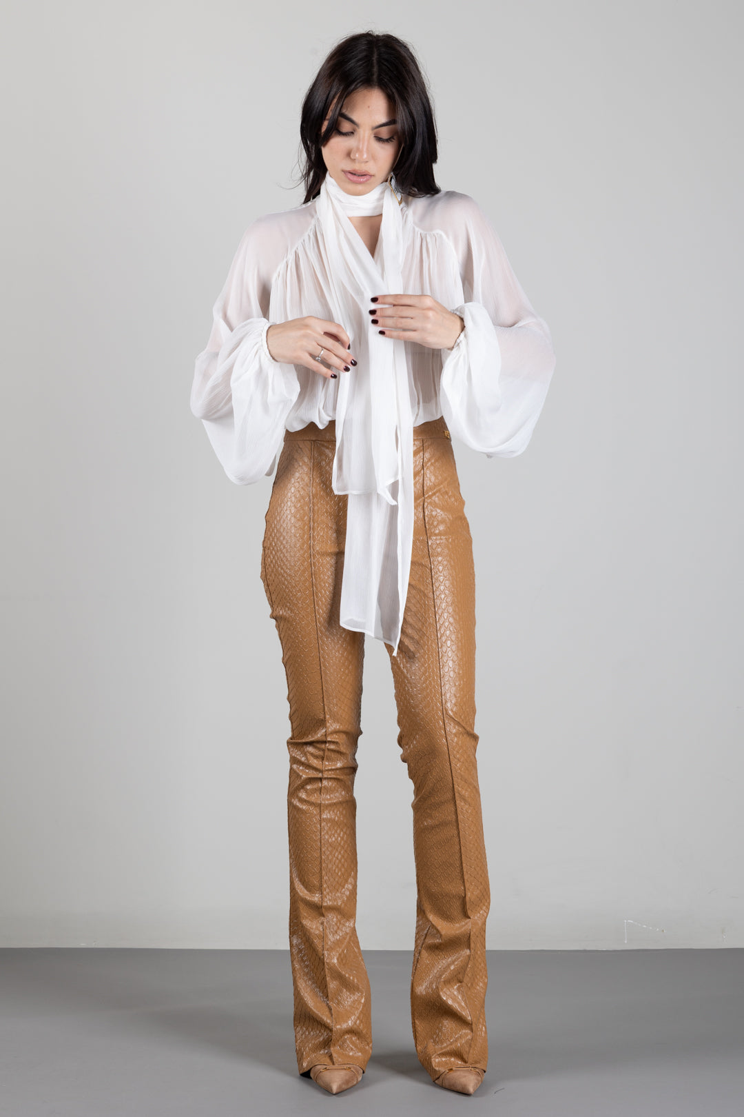 Elisabetta Franchi Pantaloni Effetto Pelle con Trama a Squame PA22567E2 DAINO