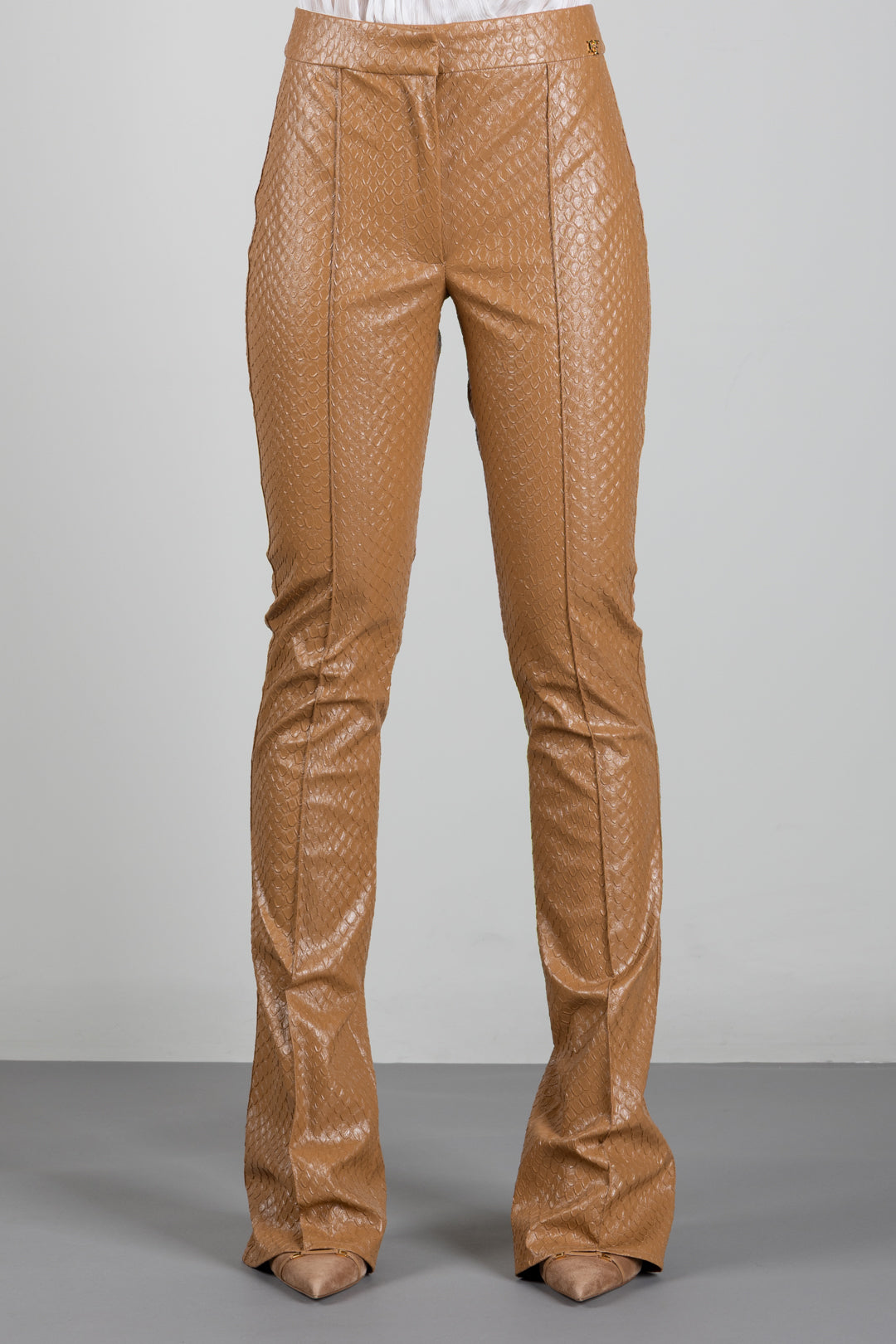 Elisabetta Franchi Pantaloni Effetto Pelle con Trama a Squame PA22567E2 DAINO