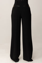Elisabetta Franchi Pantaloni In Crepe Fluido con Pinces PA12456E2 NERO