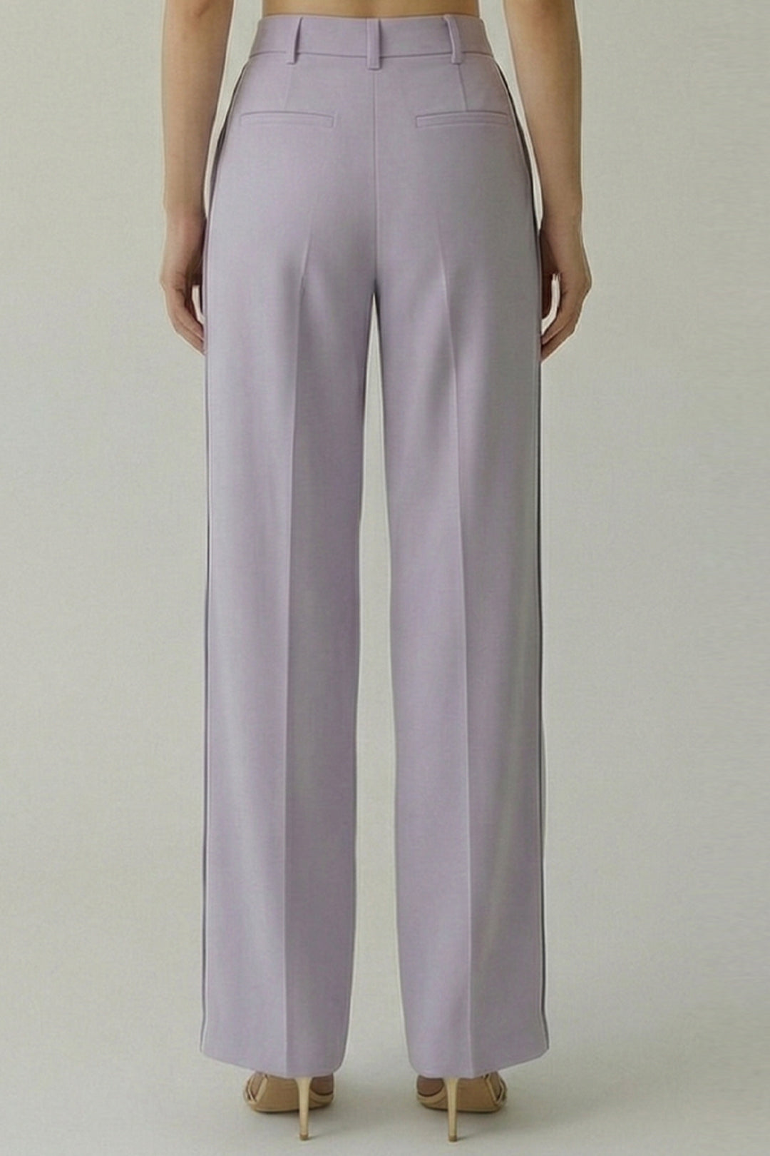 Elisabetta Franchi Pantaloni In Crêpe Leggero con Logo Charm PA16761E2 LILLA