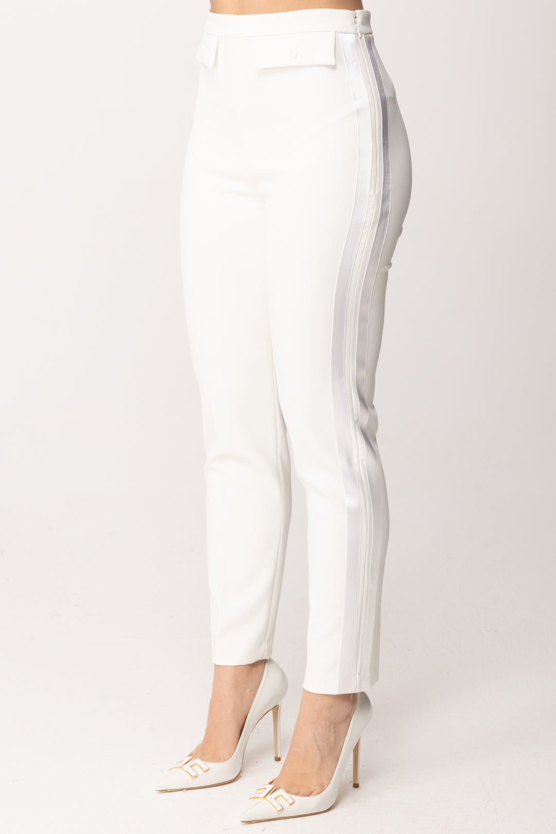 Elisabetta Franchi Pantaloni In Crêpe Leggero e Raso PA18562E2 AVORIO
