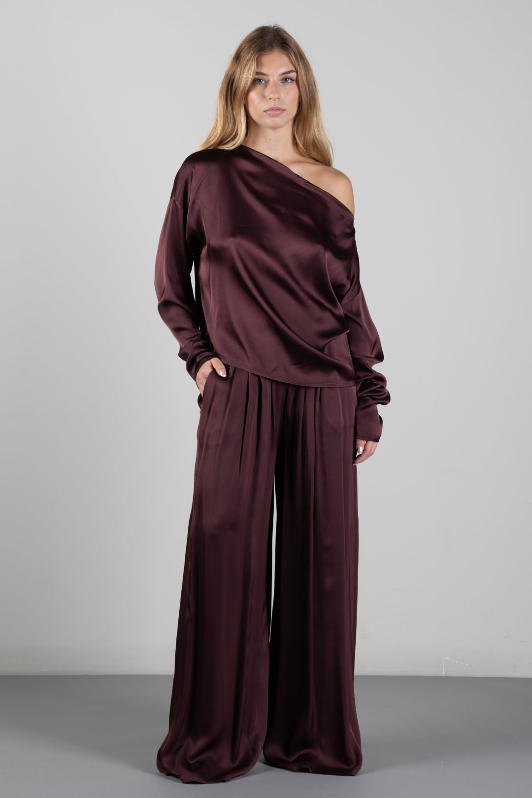 Manila Grace Pantaloni Palazzo Effetto Satin con Pinces P138VU PORT ROYALE :AI26