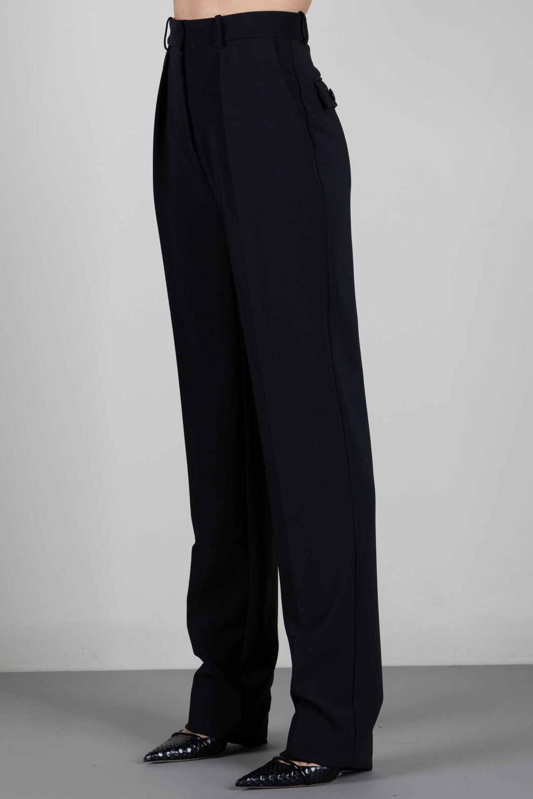Elisabetta Franchi Pantaloni Regular In Crêpe Leggero con Pinces PA19466E2 NERO