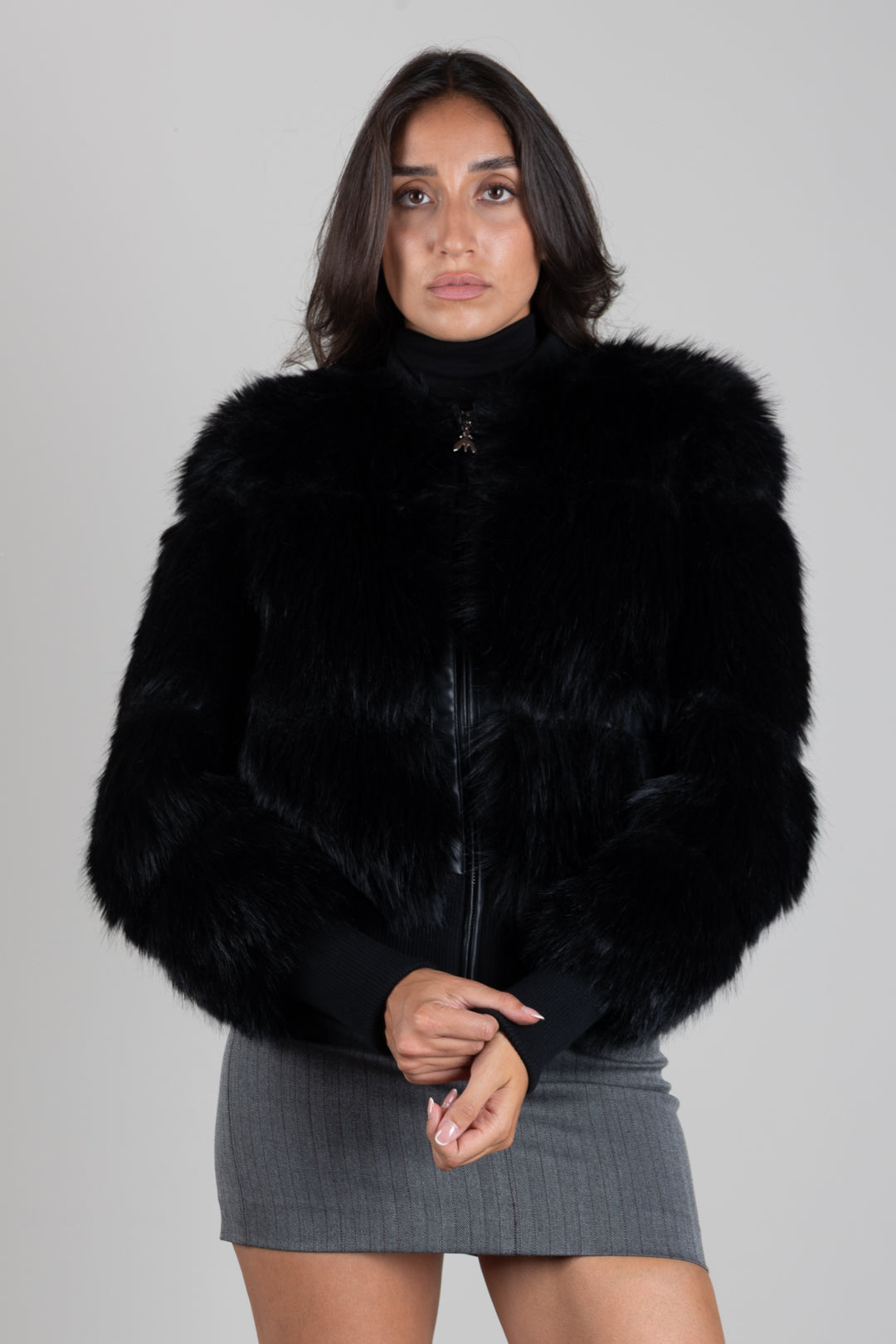 Patrizia Pepe Pelliccia Regular Fit 8O0013 E0002 NERO