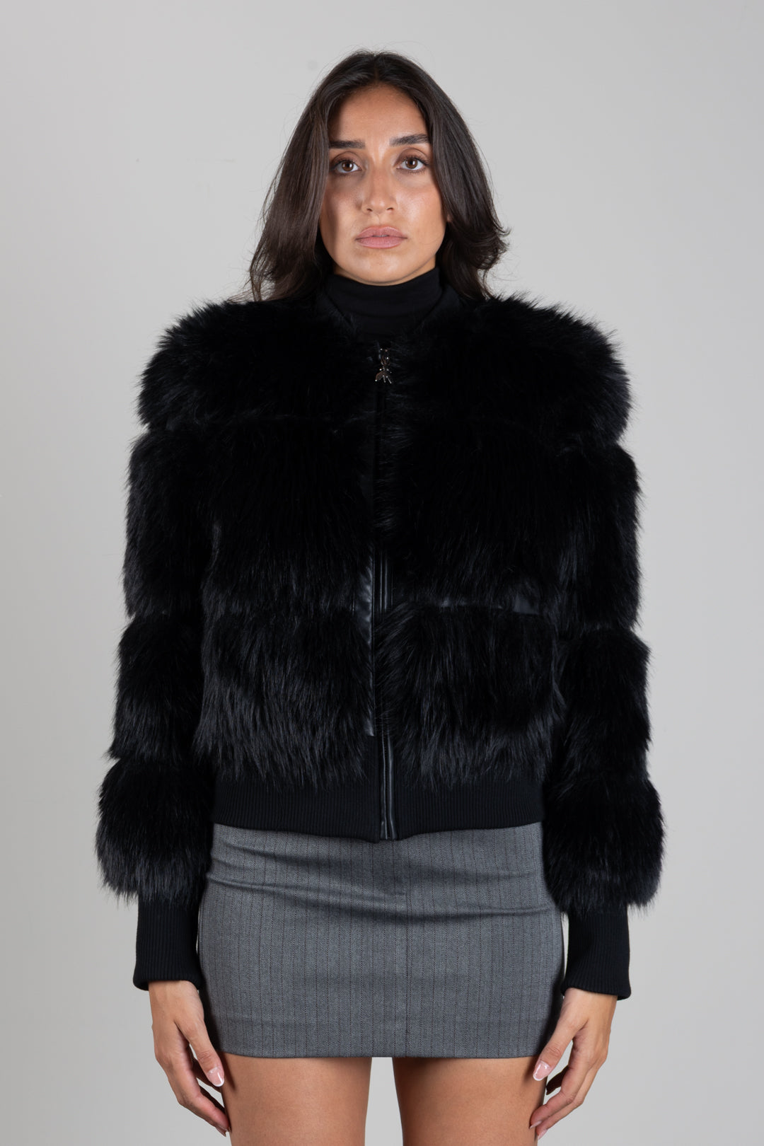 Patrizia Pepe Pelliccia Regular Fit 8O0013 E0002 NERO