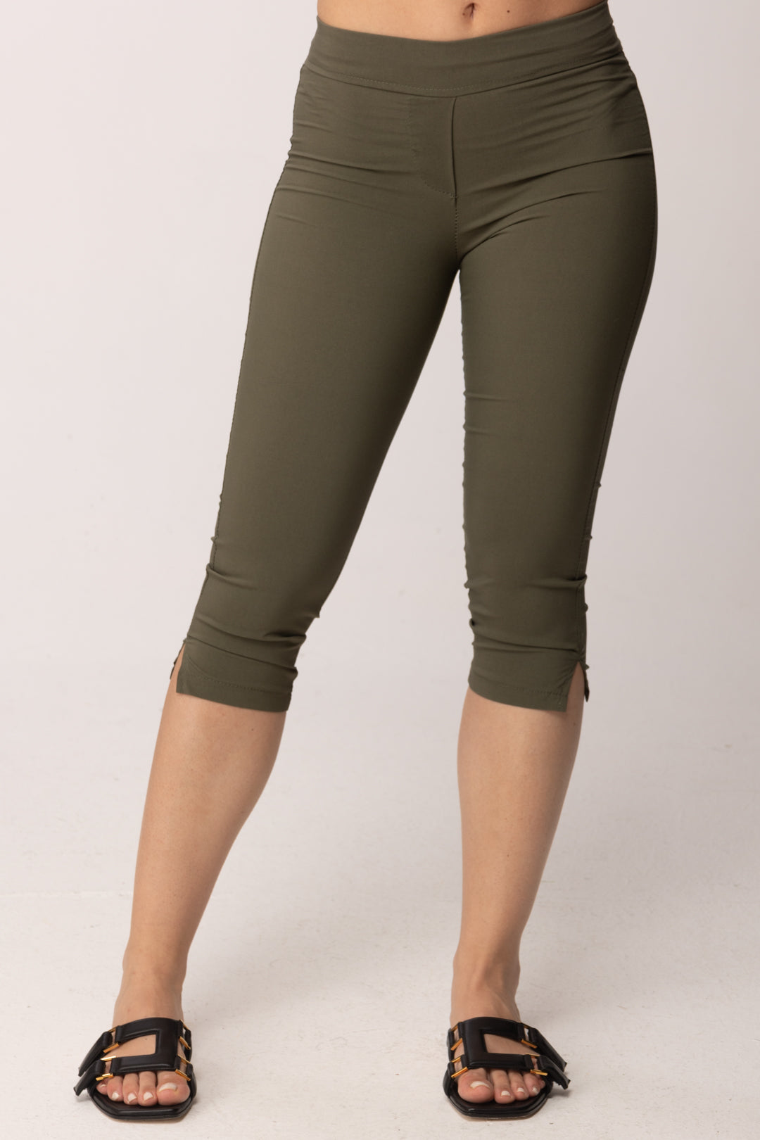 Khloe Femme Pinocchietto Basico con Spacchetti 26250 VERDE
