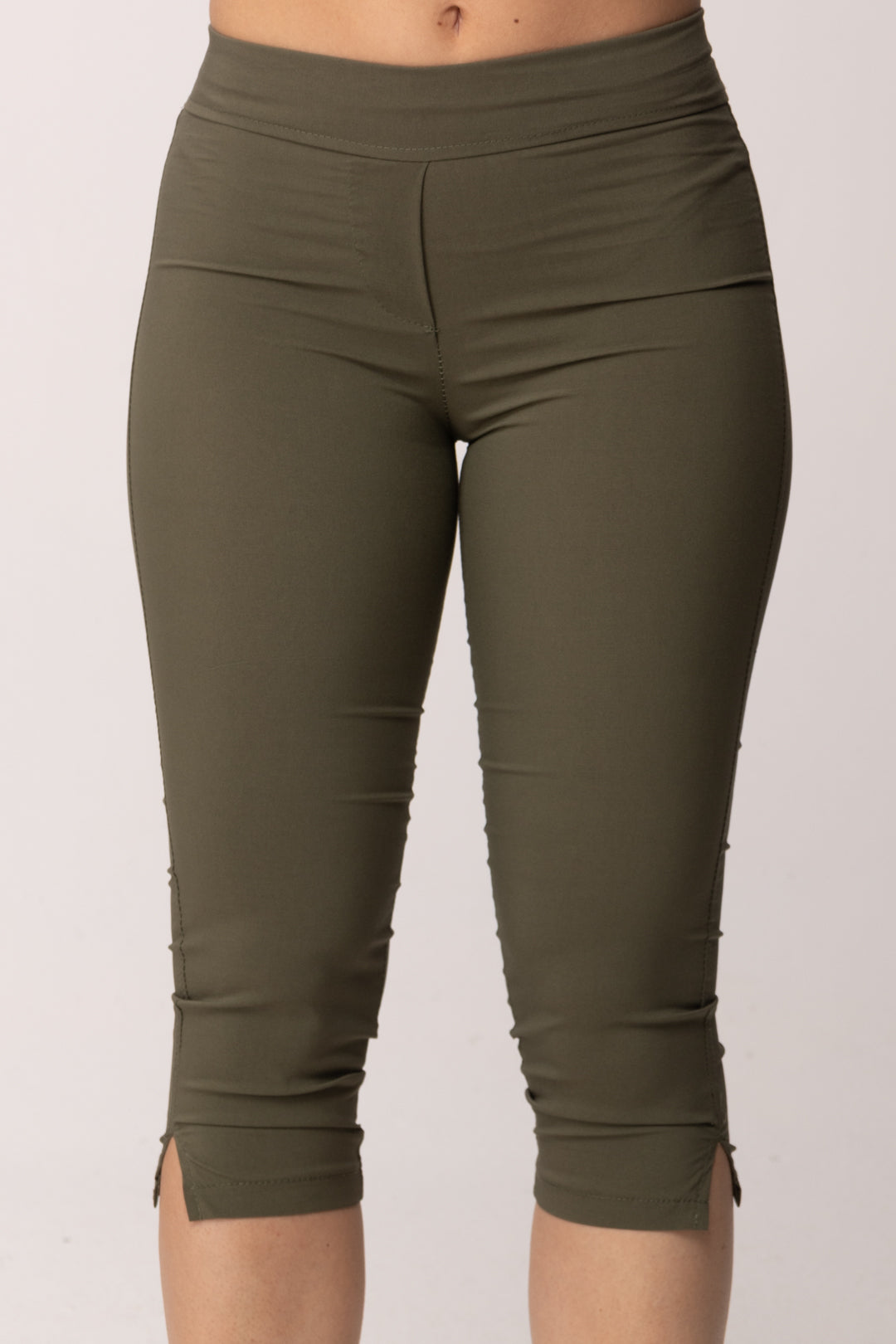 Khloe Femme Pinocchietto Basico con Spacchetti 26250 VERDE