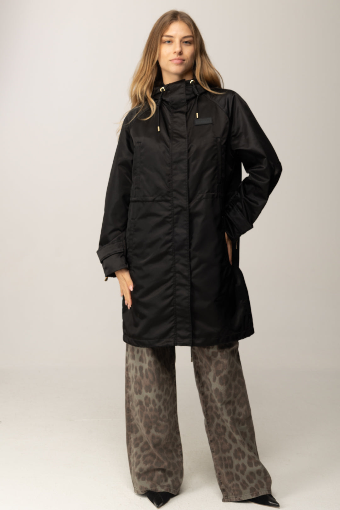 Pinko Piumino Lungo In Tela Lucida con Cappuccio NERO LIMOUSINE