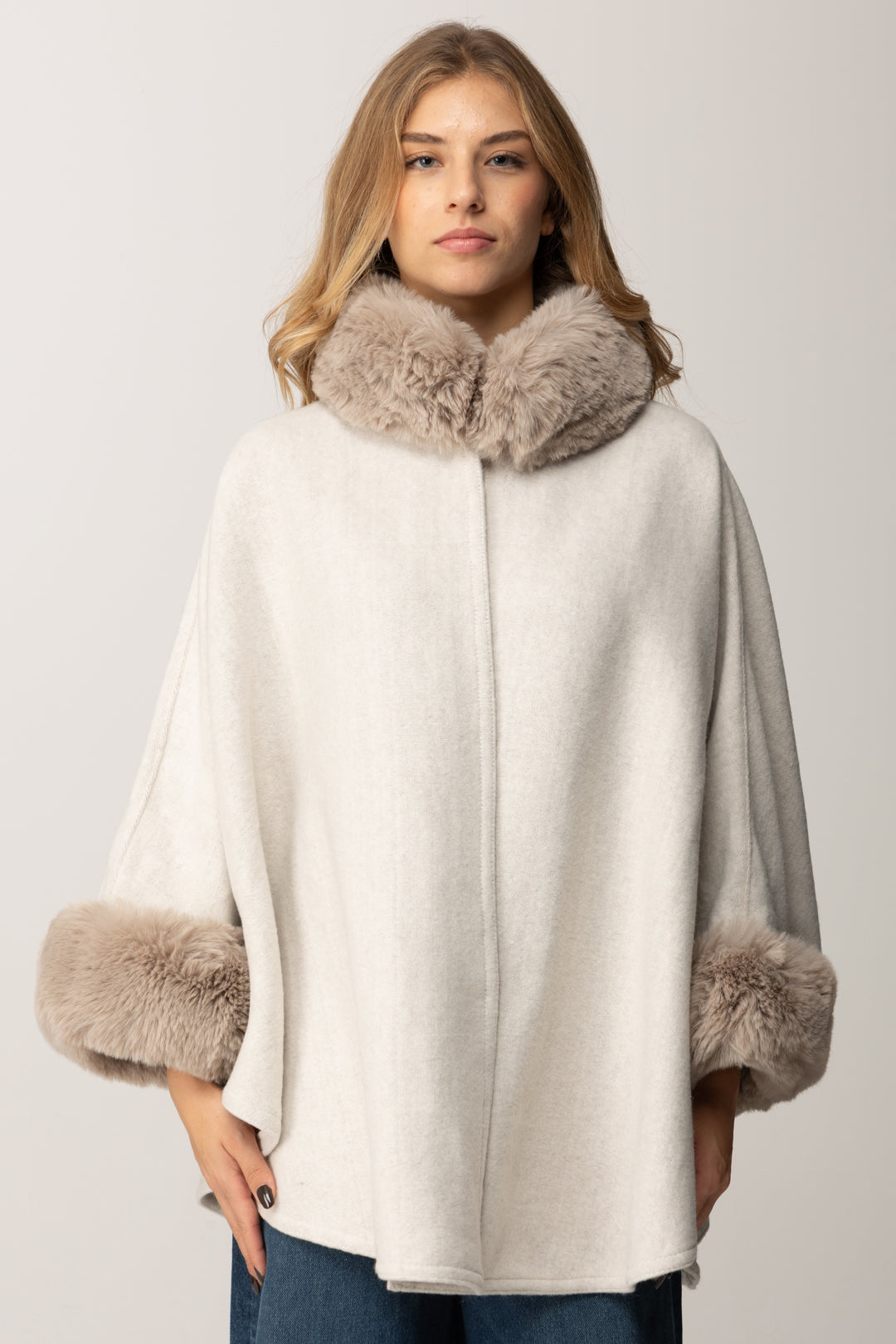Twin-set Poncho In Panno e Faux Fur 252TO5130 NEVE