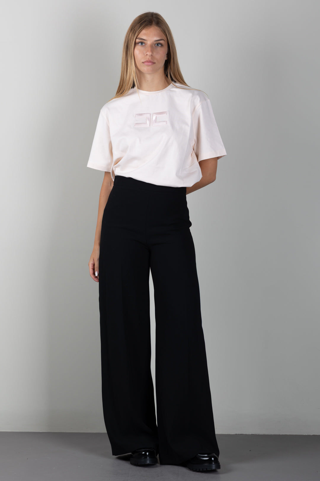 Elisabetta Franchi Bambina T-shirt con Logo Ricamato EFTS265CJE018.C063