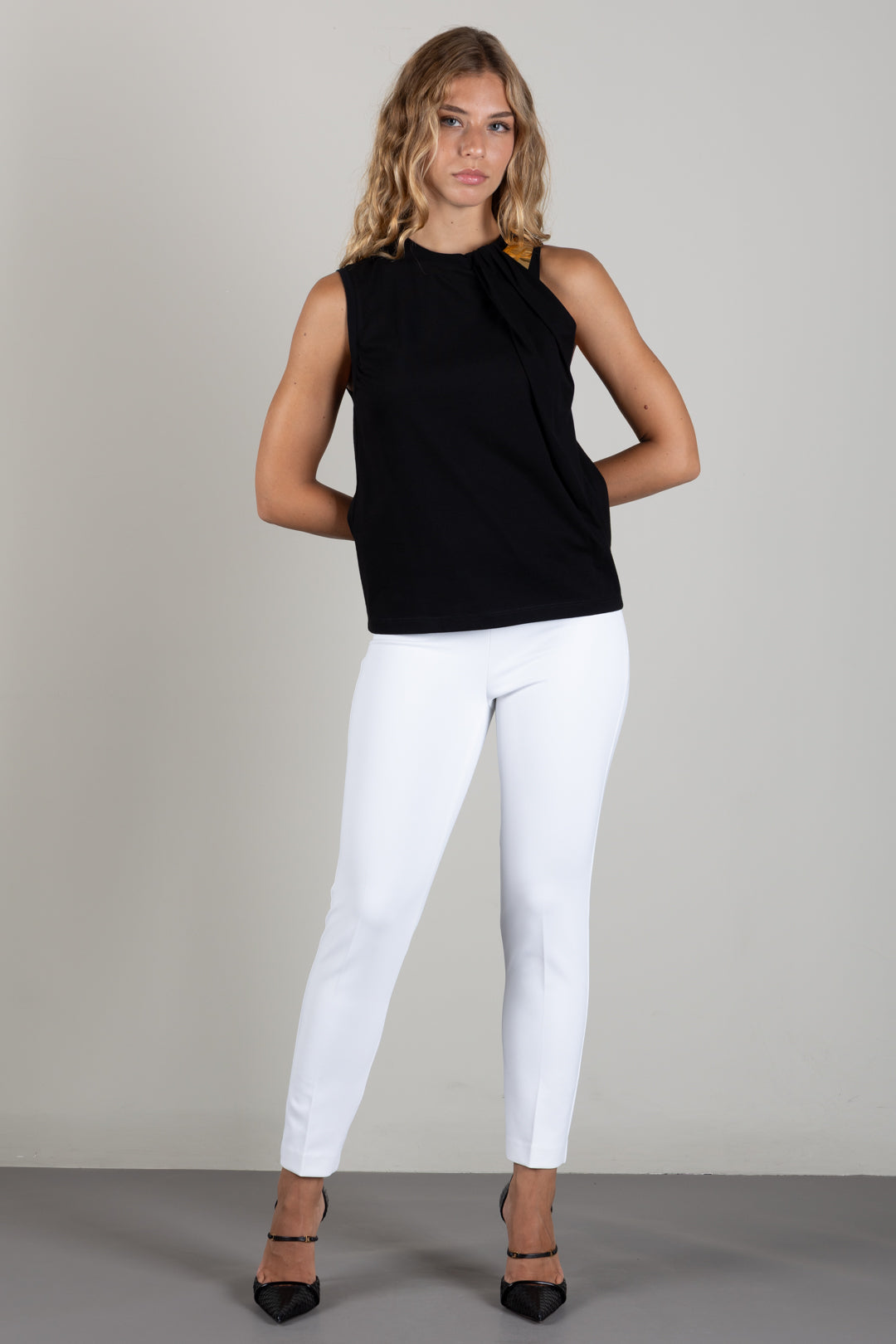 Elisabetta Franchi T-shirt In Jersey con Dettaglio Gioiello CN00166E2 NERO