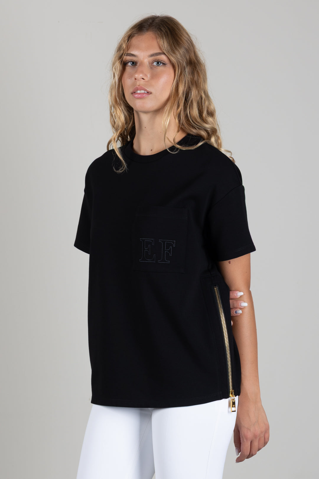 Elisabetta Franchi T-shirt Relaxed Fit con Taschino e Zip MA00166E2 NERO