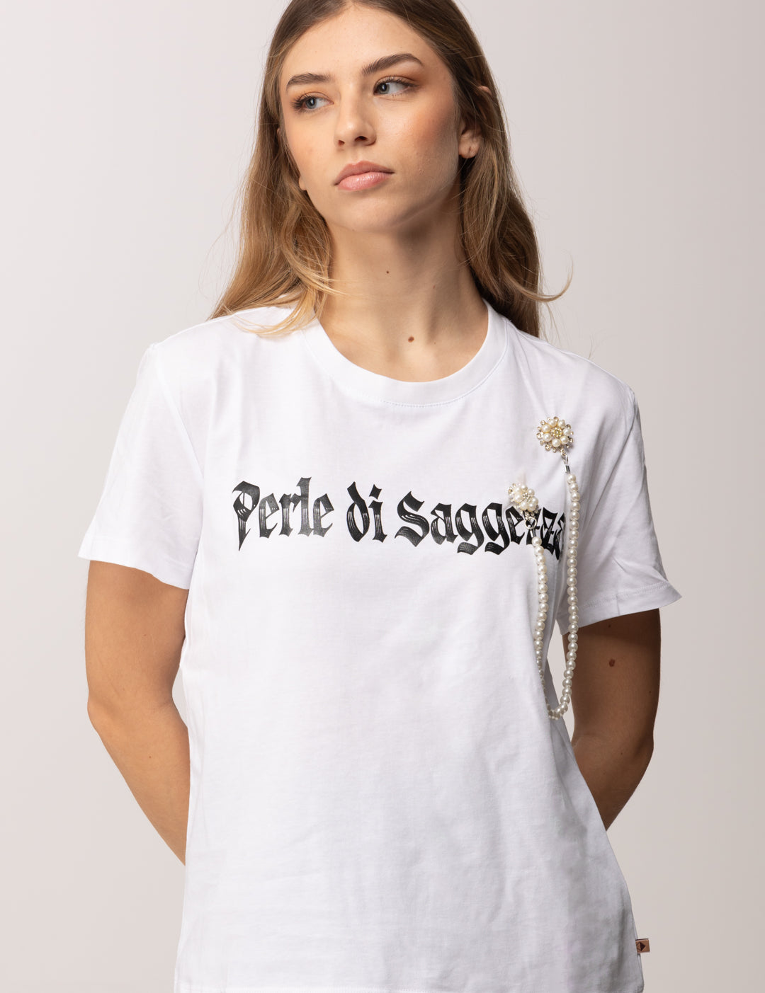 Meme Road T-shirt con Lettering e Accessorio con Perle M3221M BIANCO