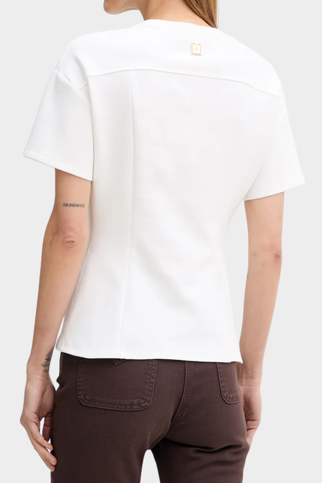 Elisabetta Franchi T-shirt In Maglia con Bottoni Decorativi MA00461E2 GESSO