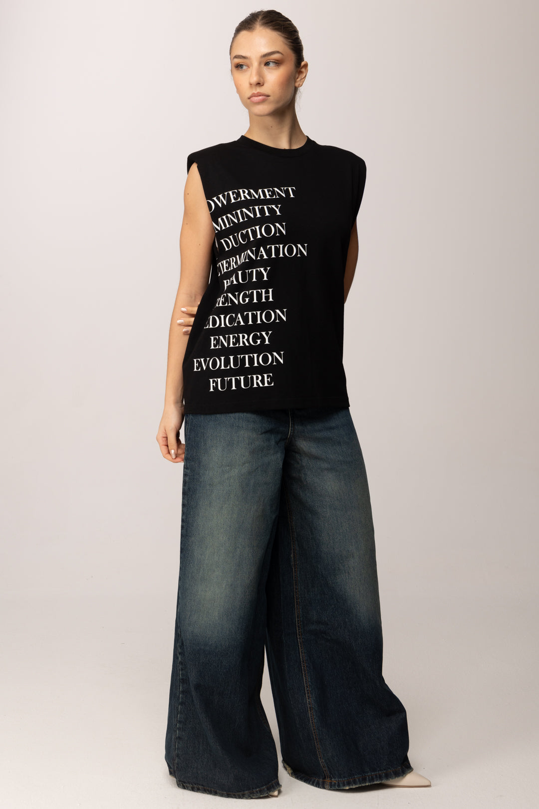 Elisabetta Franchi T-shirt Spalle Imbottite e Stampa Lettering MA70P61E2 NERO