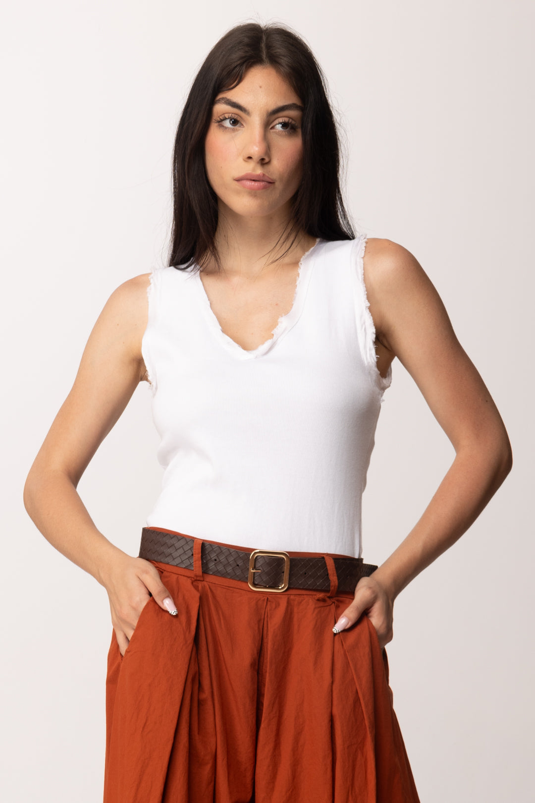Khloe Femme Top a Costine con Bordi Sfrangiati 61269 BIANCO