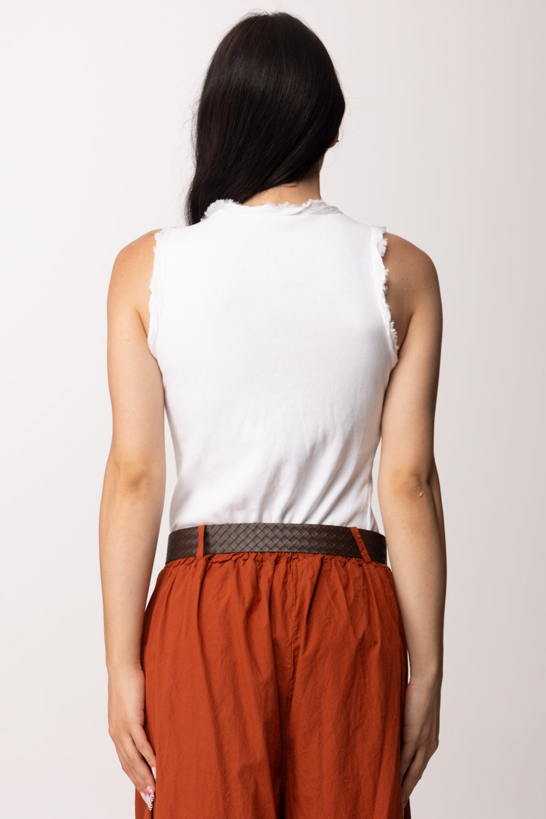 Khloe Femme Top a Costine con Bordi Sfrangiati 61269 BIANCO