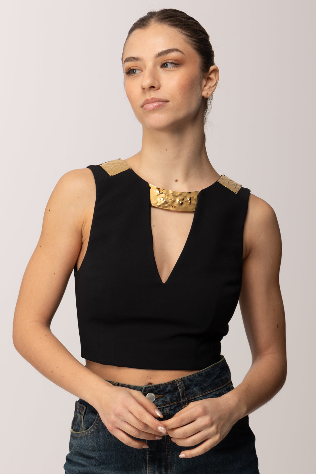 Elisabetta Franchi Top Crop con Scollatura a Placche Gioiello TO05061E2 NERO