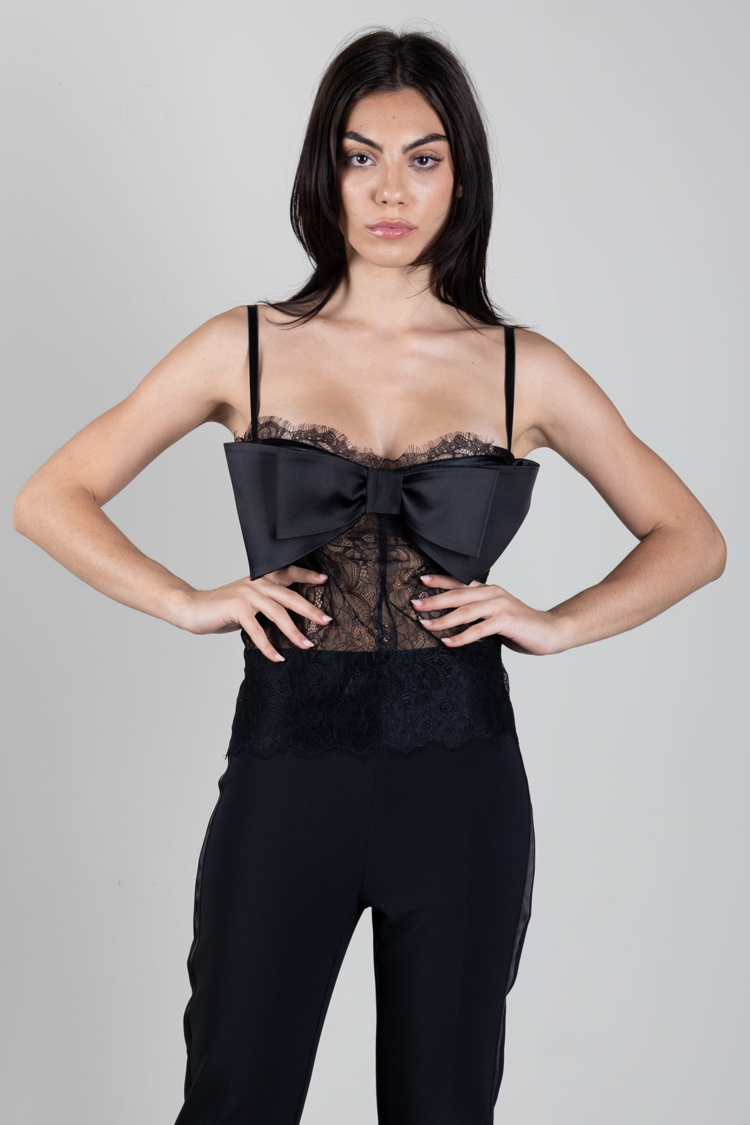 Elisabetta Franchi Top In Pizzo con Maxi Fiocco TO06566E2 NERO
